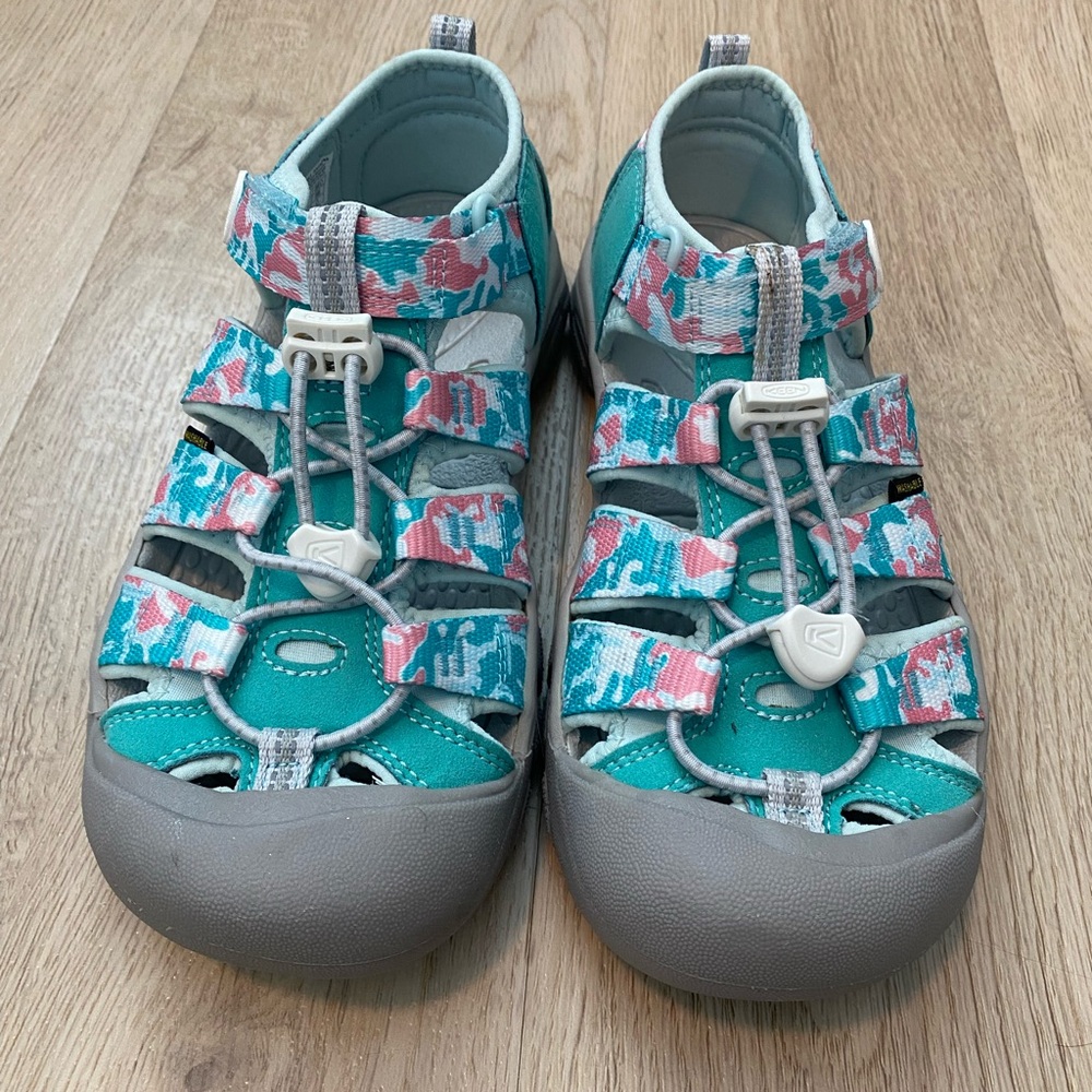 KEEN Newport H2 Closed Tow Water Sandal Kids 3.5/Women’s 5